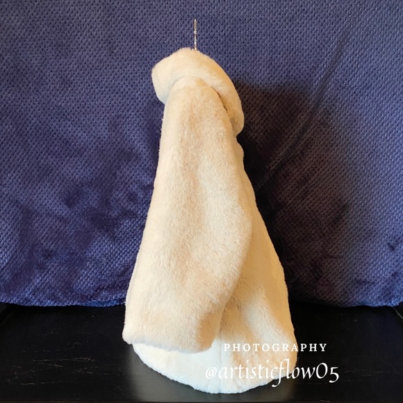 Keep Your Toddler Warm & Happy In The Softest Coat - Picture 5 of 8